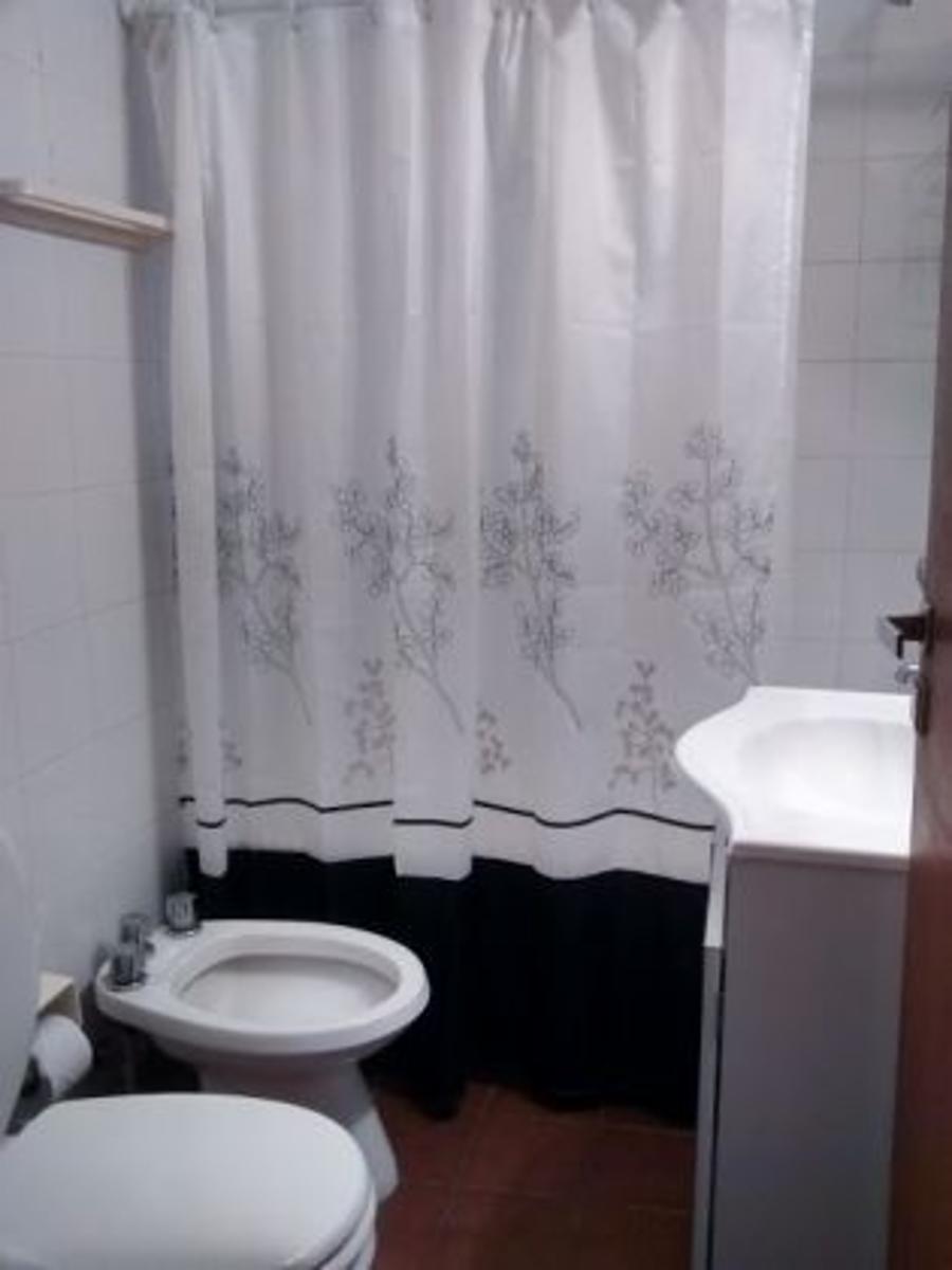 Cómodo departamento en pleno centro de Pinamar. Con cochera y Parrilla. Departamento en Venta. — foto 9