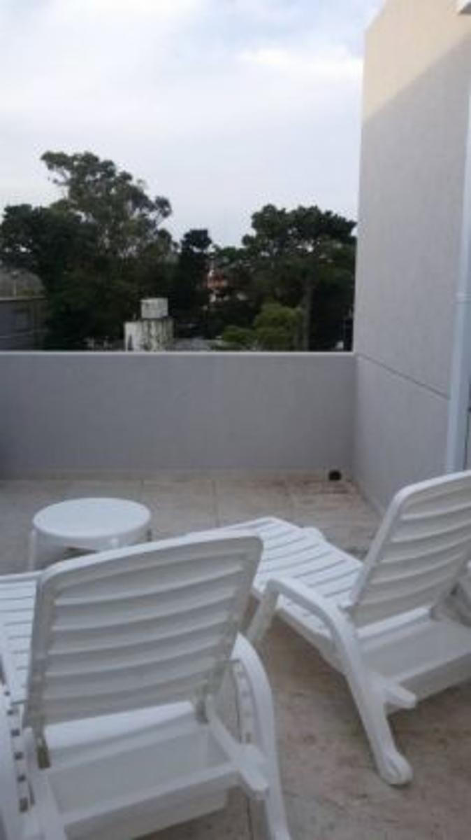 Departamento de 2 dormitorios. A 150 mts del mar. Piscina climatizada. Cochera.. Departamento en Venta. — foto 4