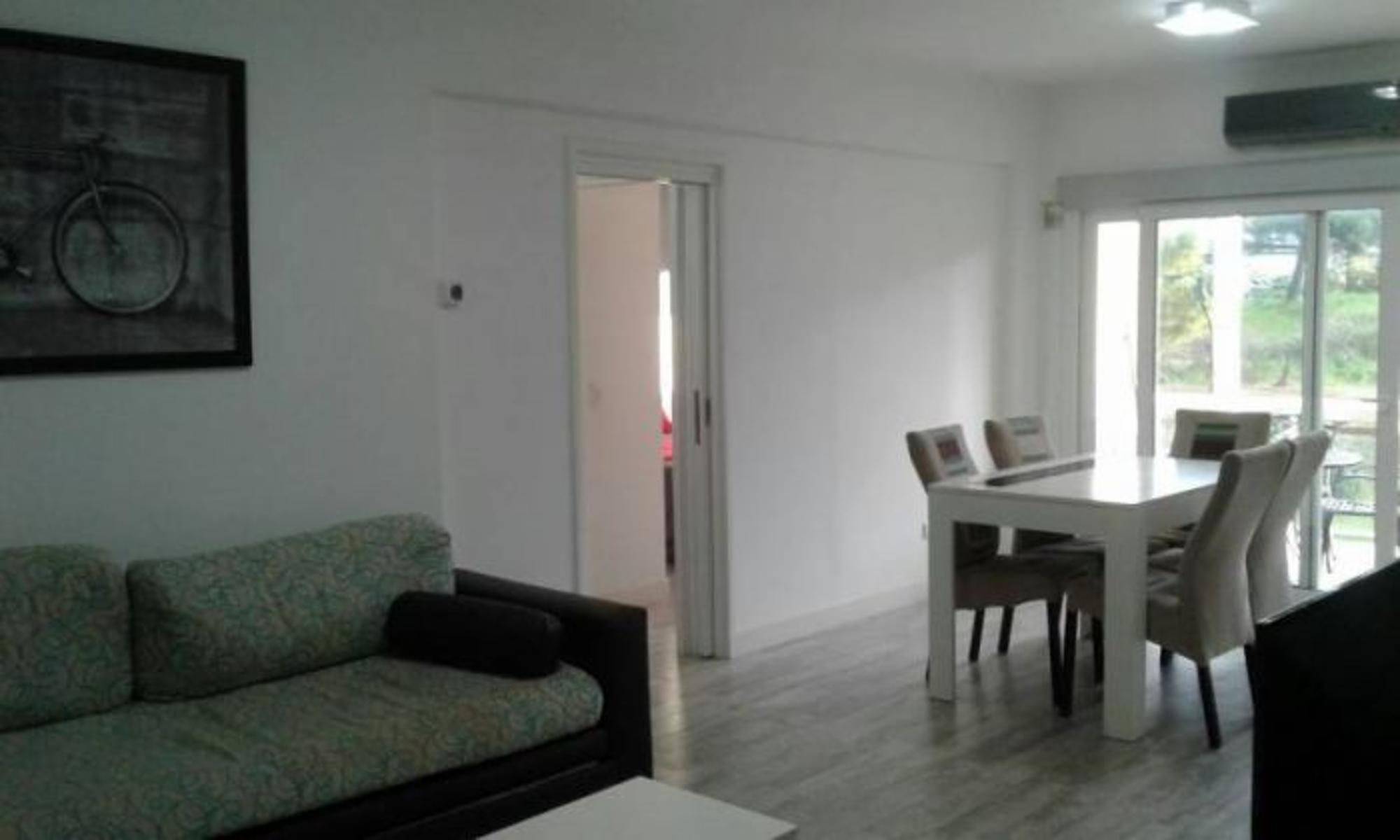 Departamento de 2 dormitorios. A 150 mts del mar. Piscina climatizada. Cochera.. Departamento en Venta. — foto 13