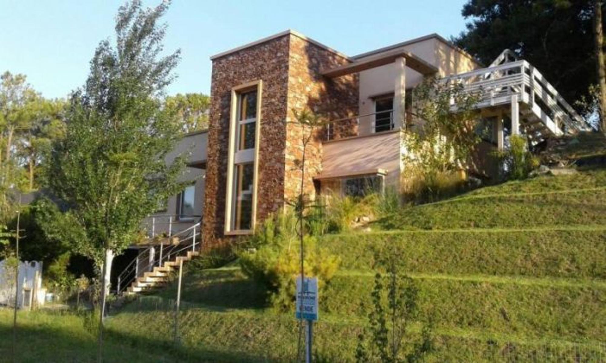 Excelente casa en zona tridente con terraza, quincho y garage.. Casa en Venta. — foto 3