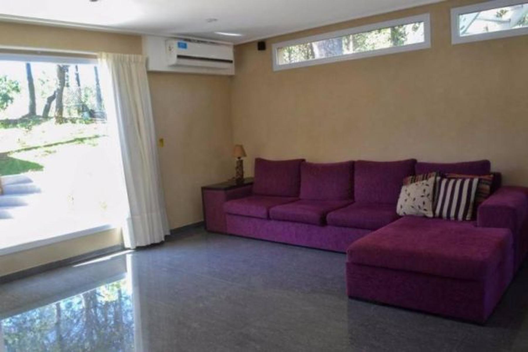 Excelente casa en zona tridente con terraza, quincho y garage.. Casa en Venta. — foto 4