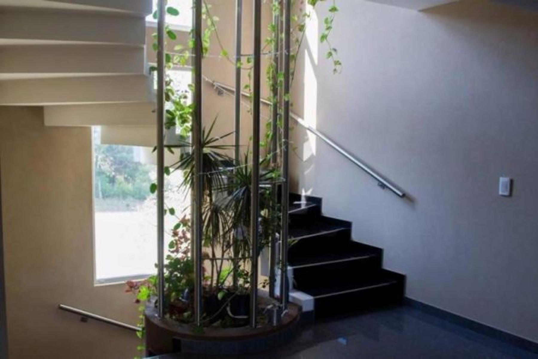 Excelente casa en zona tridente con terraza, quincho y garage.. Casa en Venta. — foto 6