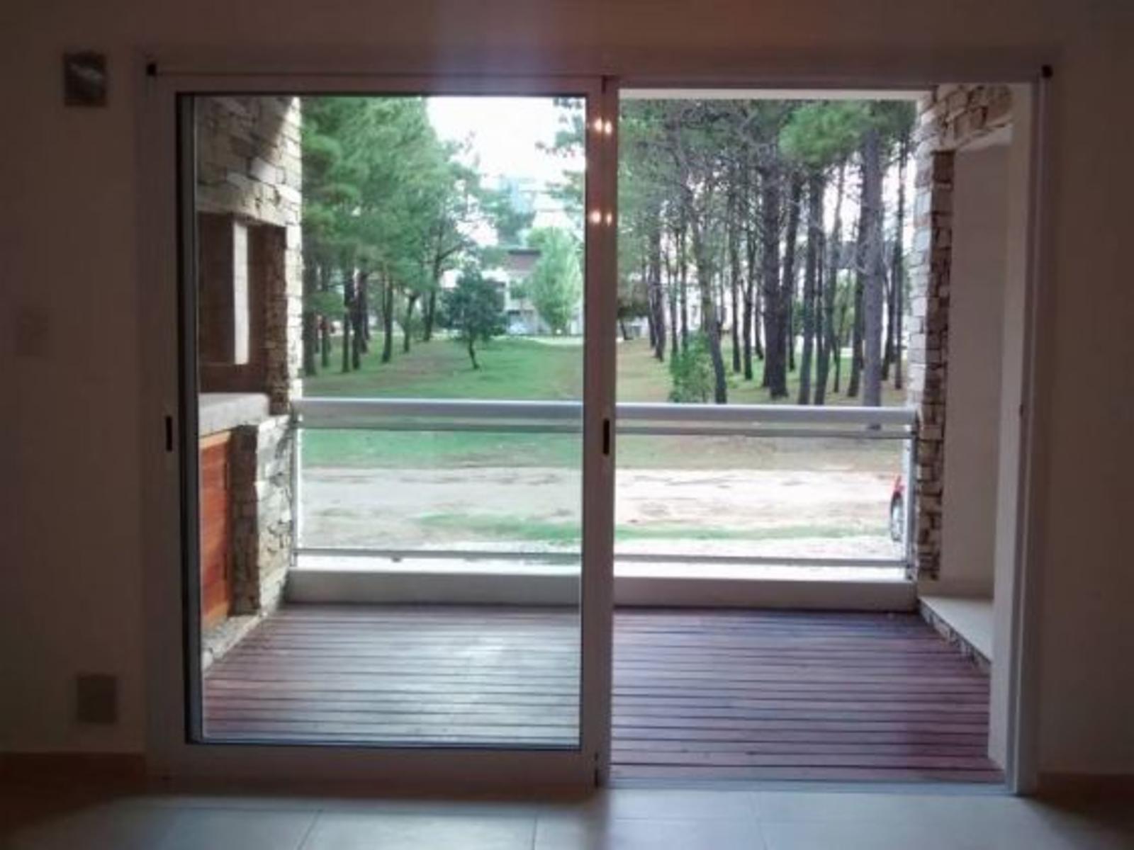 Hermoso Monoambiente a estrenar. Con Cochera y piscina. Departamento en Venta. — foto 11