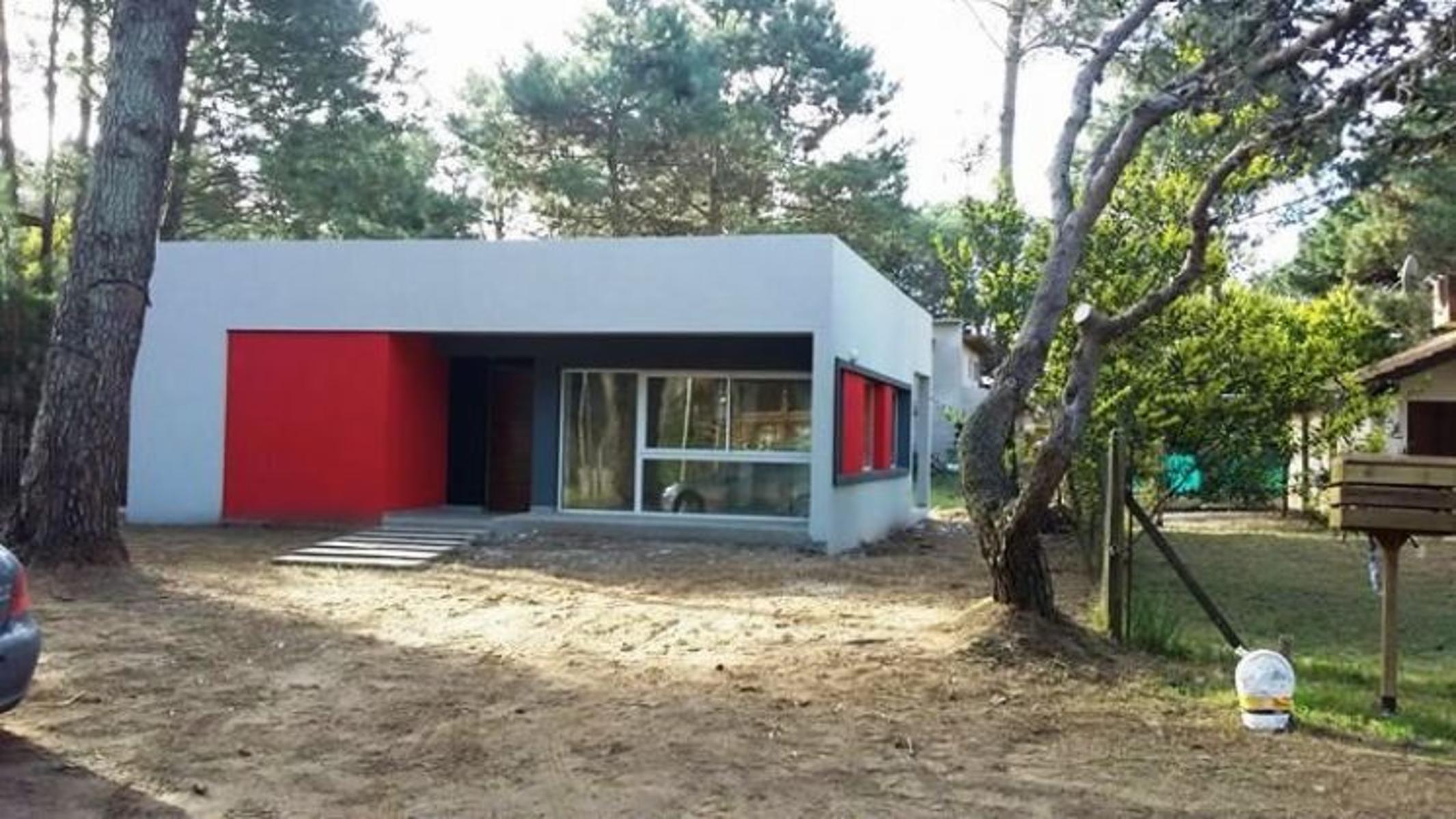 Casa a estrenar, muy cómoda y luminosa. Casa en Venta.