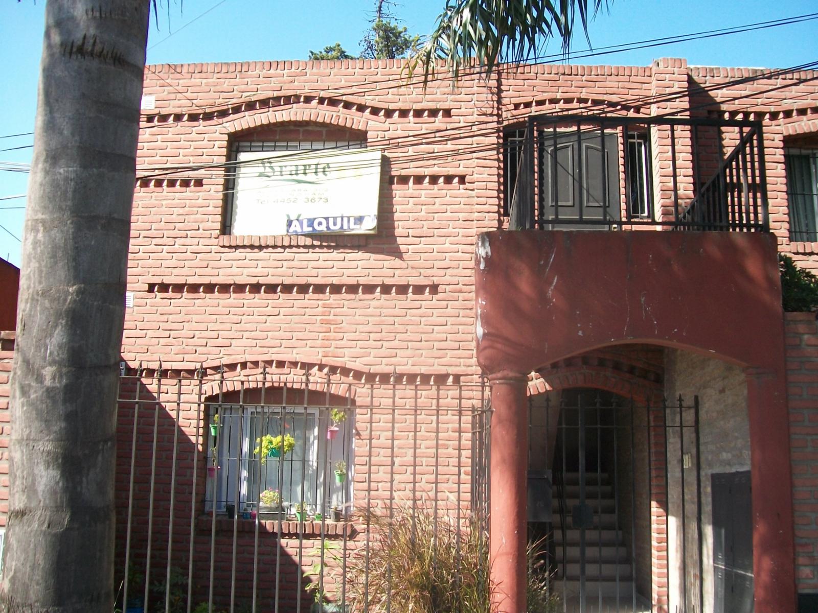 DEPARTAMENTO 2 AMBIENTES EN 1º PISO - 1