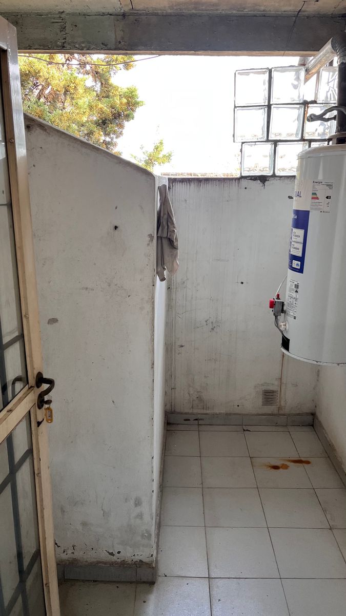 DEPARTAMENTO 2 AMBIENTES EN 1º PISO - 10