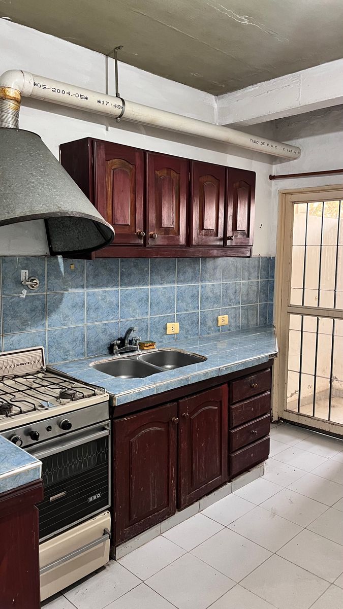 DEPARTAMENTO 2 AMBIENTES EN 1º PISO - 12