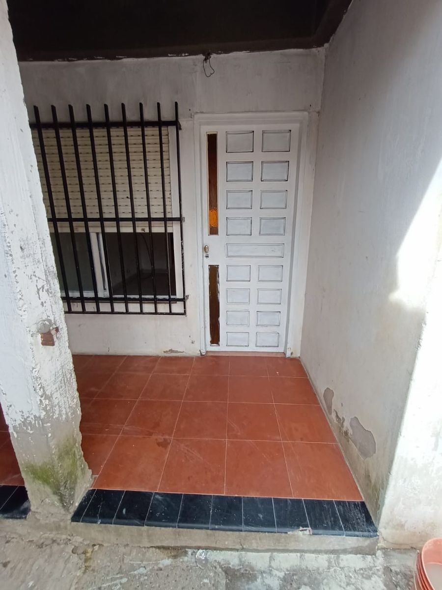 Casa con depto a reciclar - 2