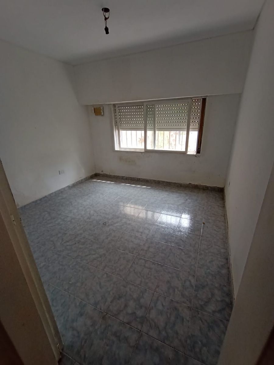 Casa con depto a reciclar - 6