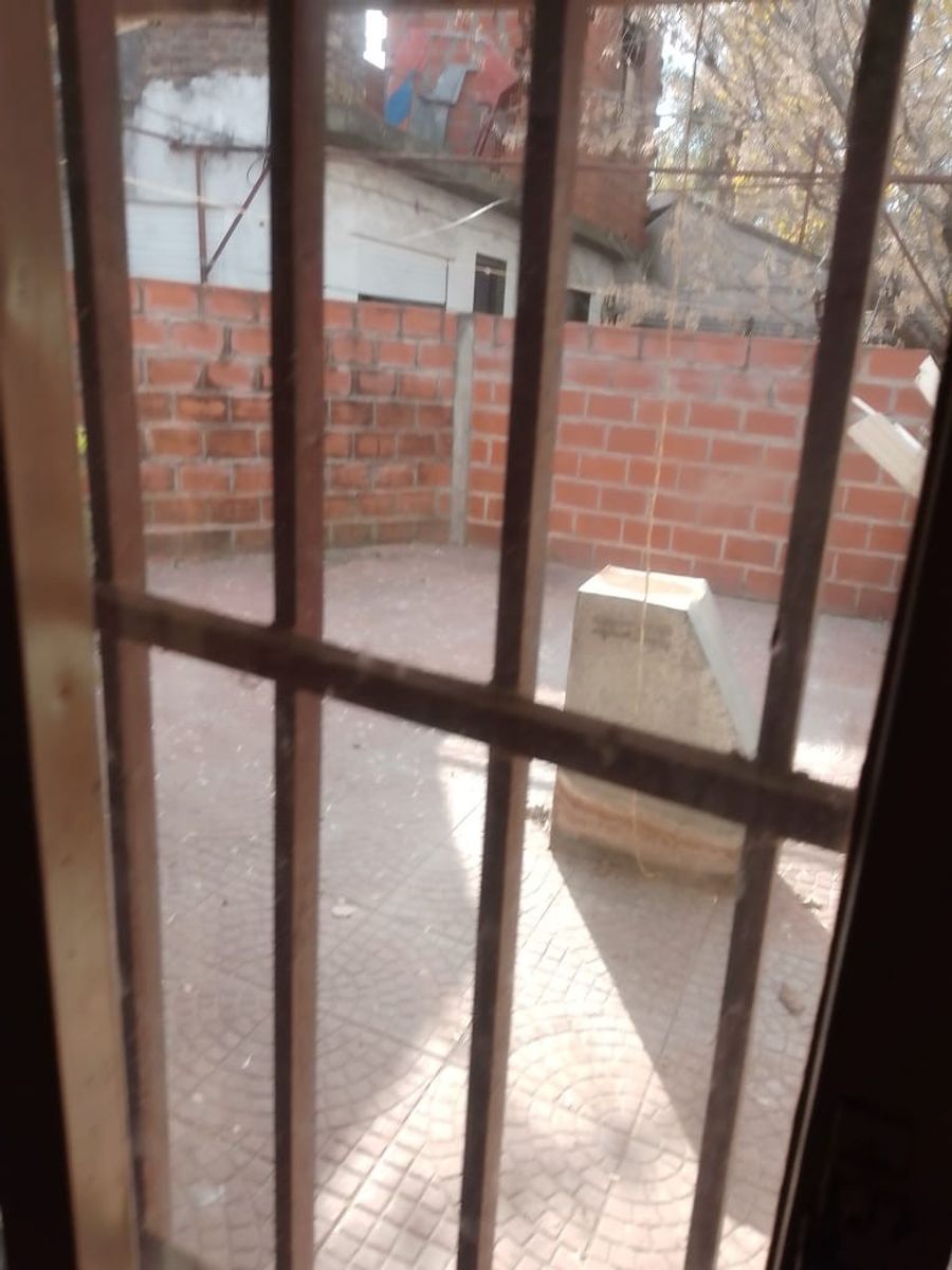 Casa con depto a reciclar - 10