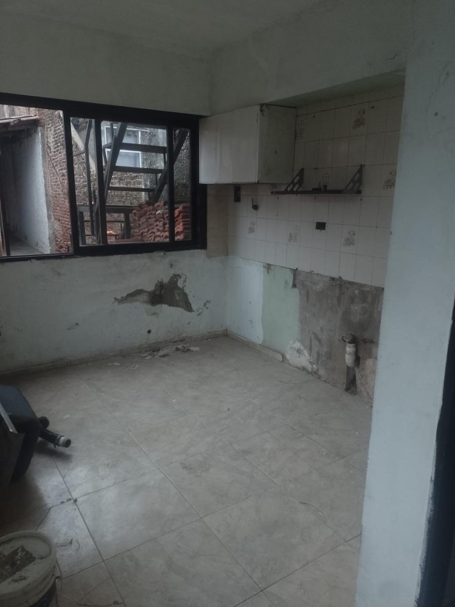Casa con depto a reciclar - 16