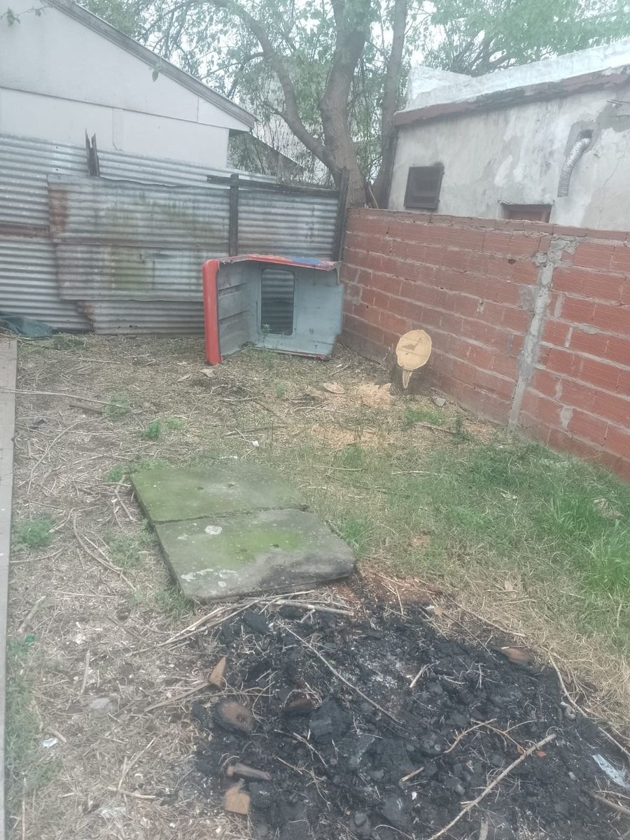 Casa con depto a reciclar - 18