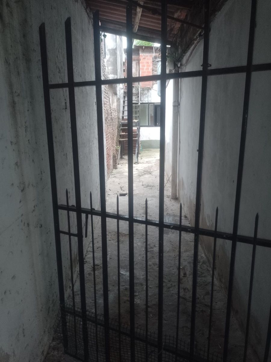 Casa con depto a reciclar - 20