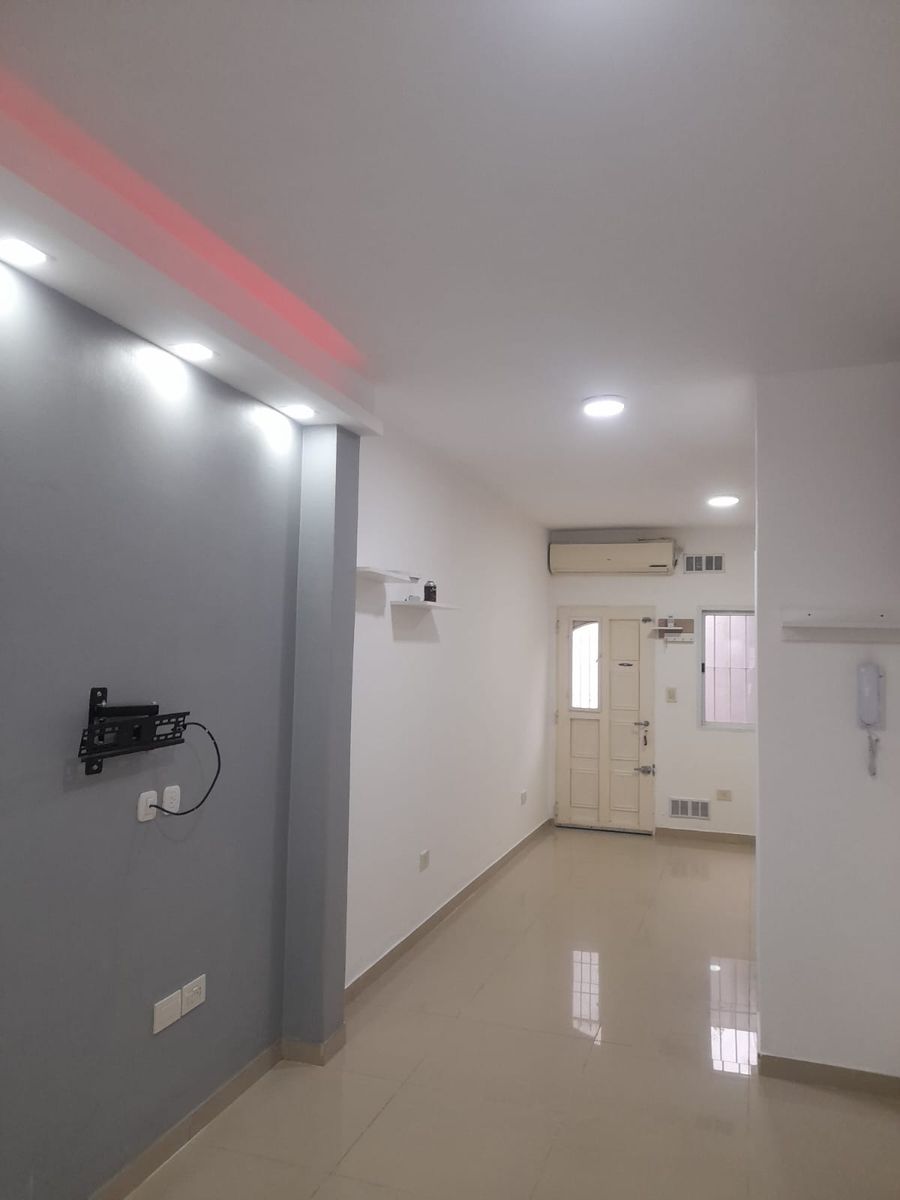 Duplex zona barrio Curupayti con cochera - 11