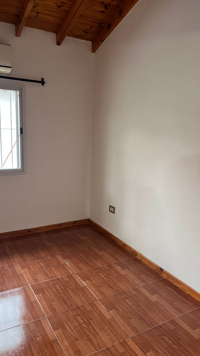 Duplex zona barrio Curupayti con cochera - 17