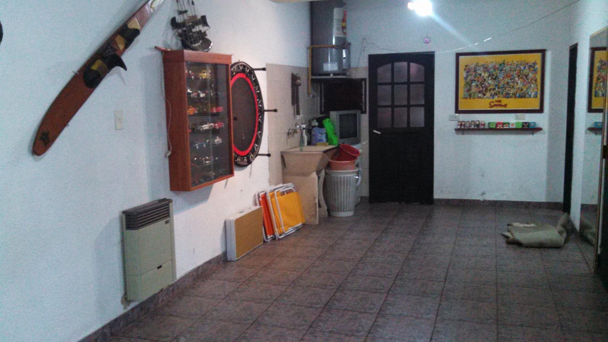 Casa en San Justo, con Garage Varios Autos, Pileta y Parrilla — foto 6