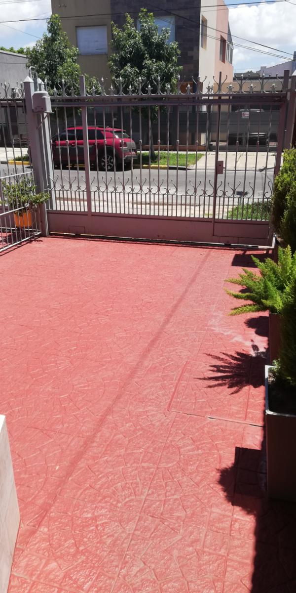Triplex de 4 amb. En excelente zona Residencial de Ramos Mejía, Barrio Don Bosco. — foto 6