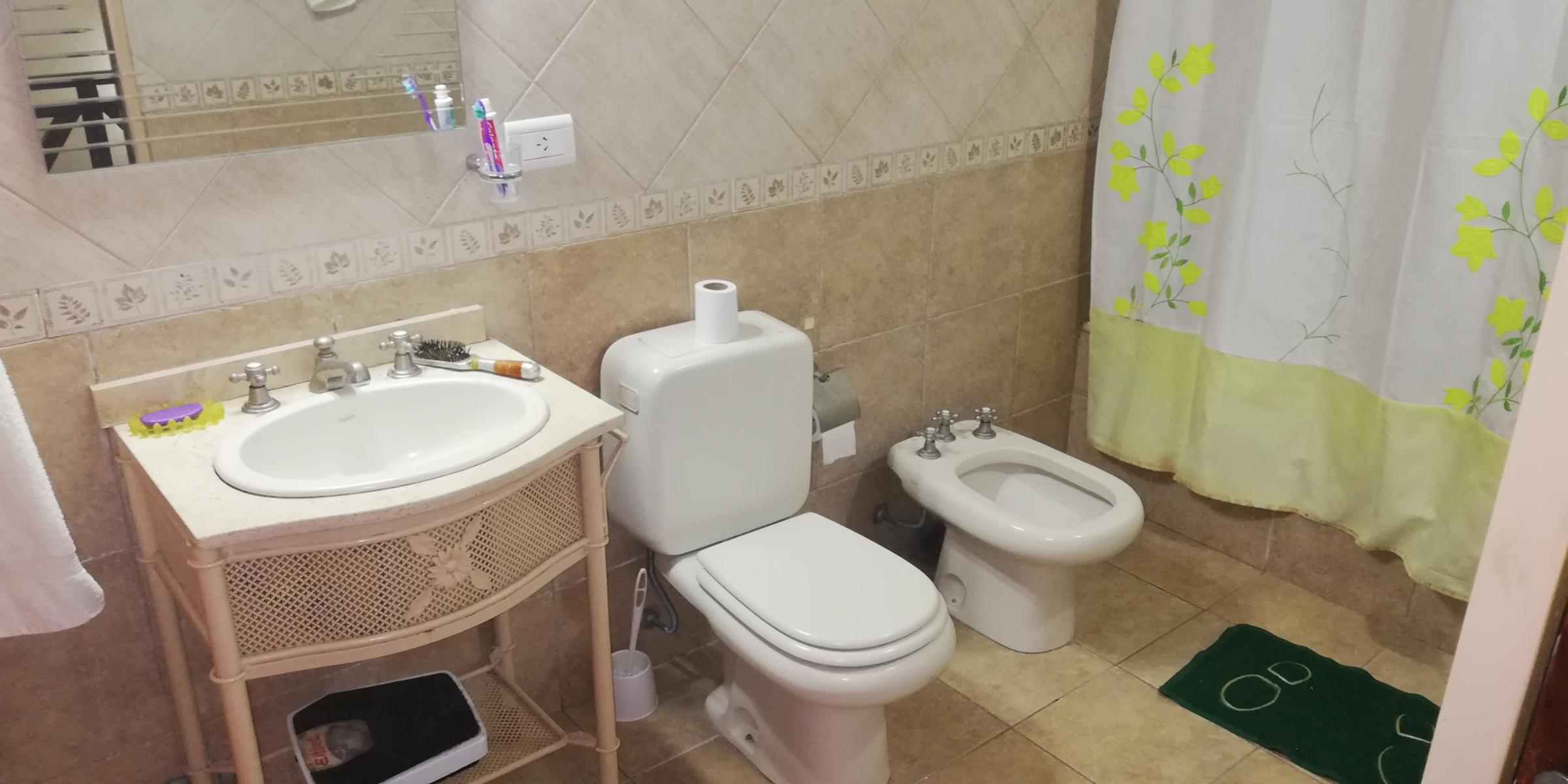Triplex de 4 amb. En excelente zona Residencial de Ramos Mejía, Barrio Don Bosco. — foto 9