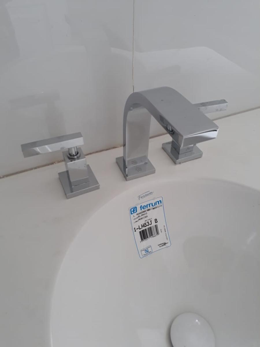 PISO 4 AMB. + ESCRITORIO DE CATEGORÍA CON 2 COCHERAS EN LANUSITA — foto 4
