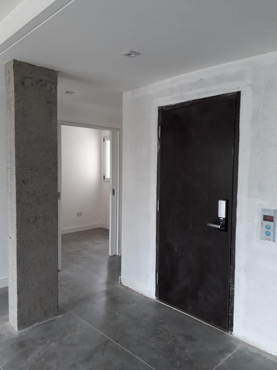 PISO 4 AMB. + ESCRITORIO DE CATEGORÍA CON 2 COCHERAS EN LANUSITA — foto 5