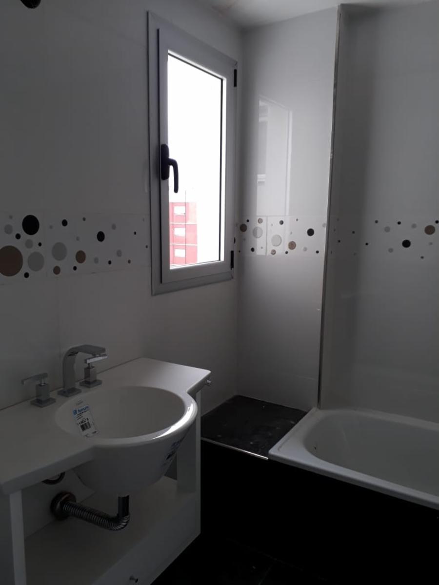 PISO 4 AMB. + ESCRITORIO DE CATEGORÍA CON 2 COCHERAS EN LANUSITA — foto 10
