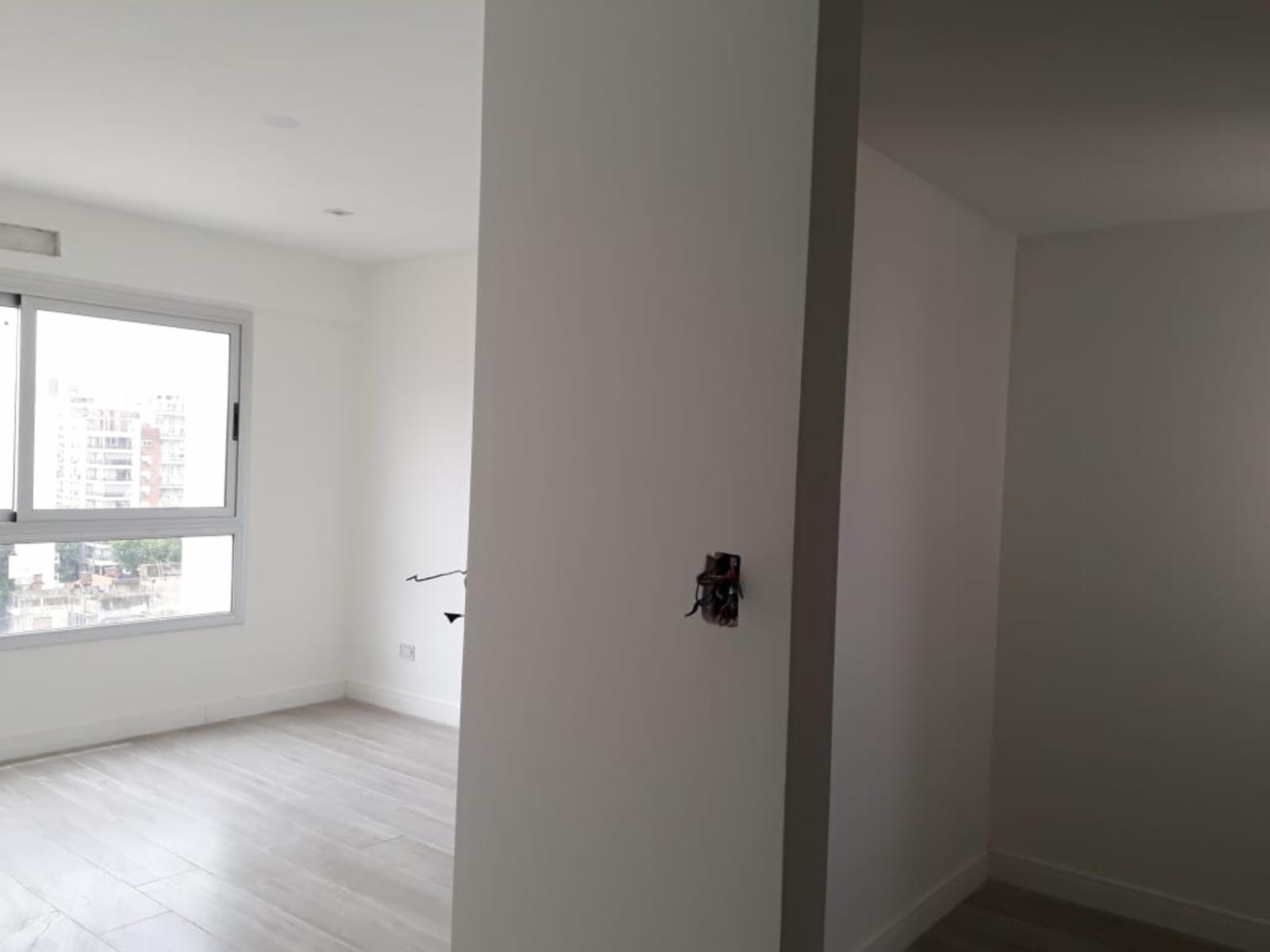 PISO 4 AMB. + ESCRITORIO DE CATEGORÍA CON 2 COCHERAS EN LANUSITA — foto 12