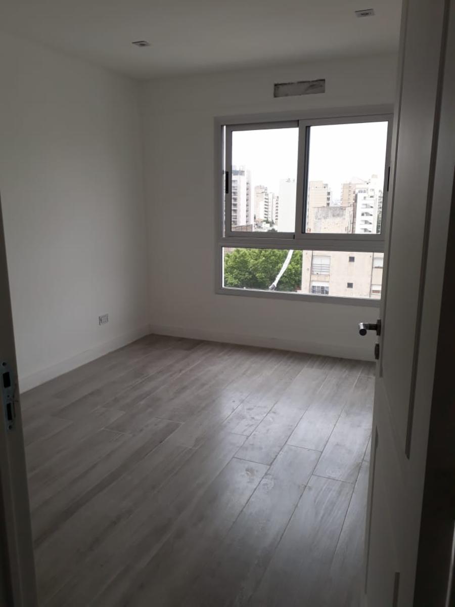 PISO 4 AMB. + ESCRITORIO DE CATEGORÍA CON 2 COCHERAS EN LANUSITA — foto 13