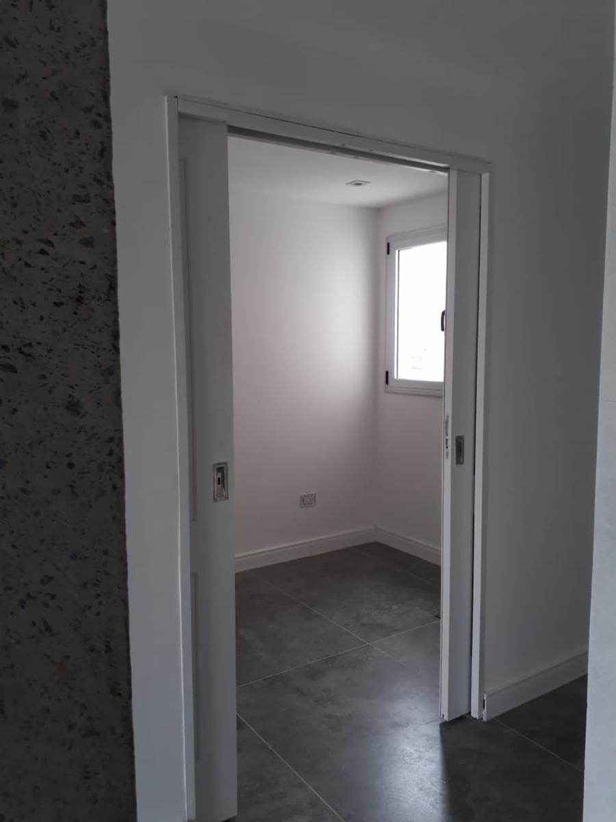 PISO 4 AMB. + ESCRITORIO DE CATEGORÍA CON 2 COCHERAS EN LANUSITA — foto 14