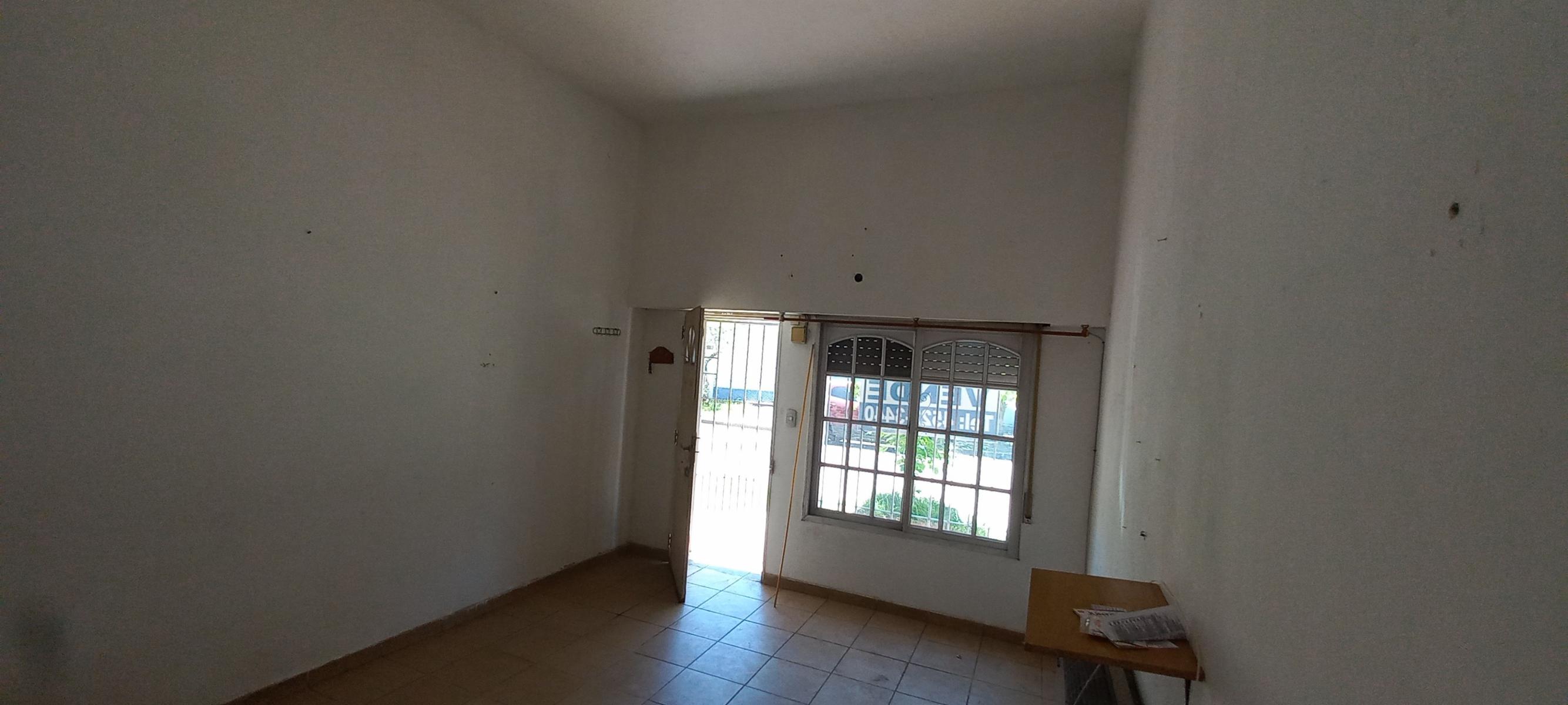 SUPER OPORTUNIDAD VENTA P.H. AL FRENTE 3 AMB. CON COCHERA Y PATIO. MUY BUENA UBICACION. LANUS O. — foto 3
