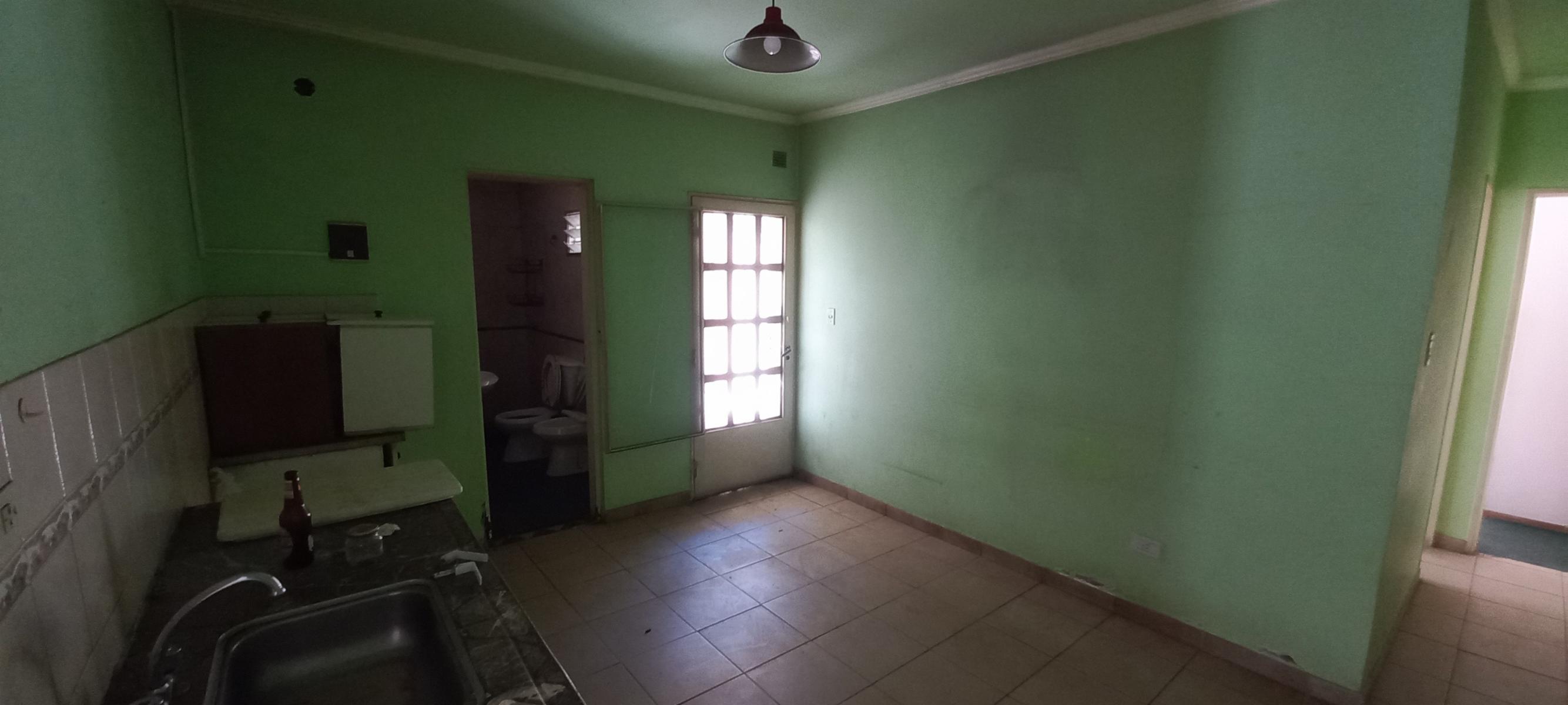 SUPER OPORTUNIDAD VENTA P.H. AL FRENTE 3 AMB. CON COCHERA Y PATIO. MUY BUENA UBICACION. LANUS O. — foto 4