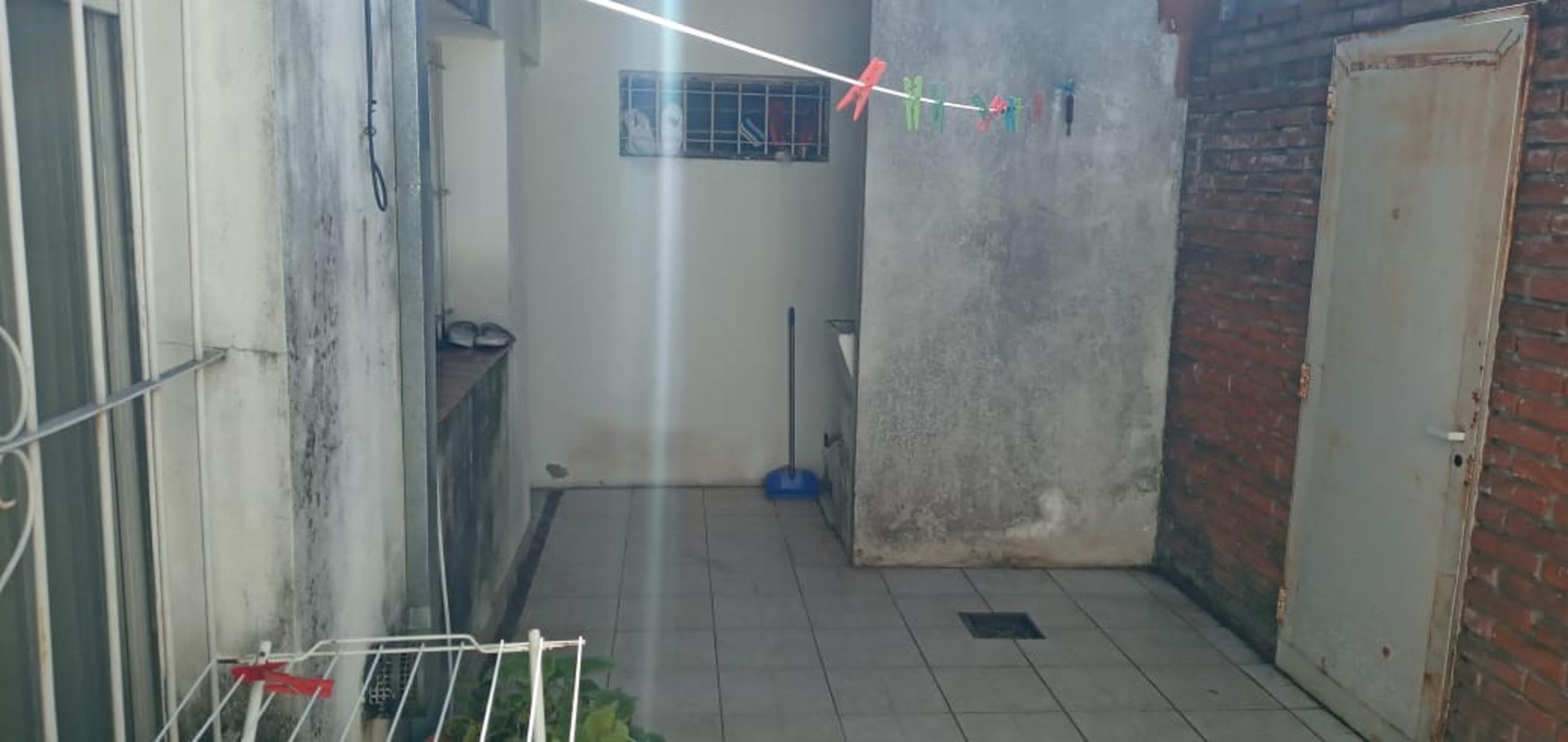 SUPER OPORTUNIDAD VENTA P.H. AL FRENTE 3 AMB. CON COCHERA Y PATIO. MUY BUENA UBICACION. LANUS O. — foto 11