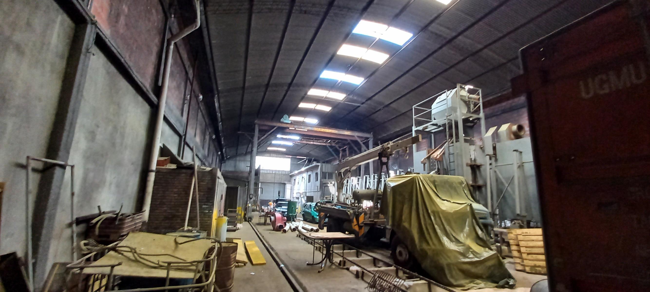 VENTA NAVE INDUSTRIAL DE 17 X 50 MTRS SOBRE AV. NICOLAS AVELLANEDA, — foto 2