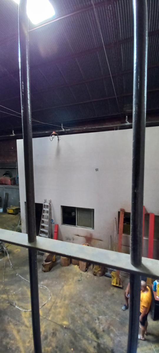 VENTA NAVE INDUSTRIAL DE 17 X 50 MTRS SOBRE AV. NICOLAS AVELLANEDA, — foto 4