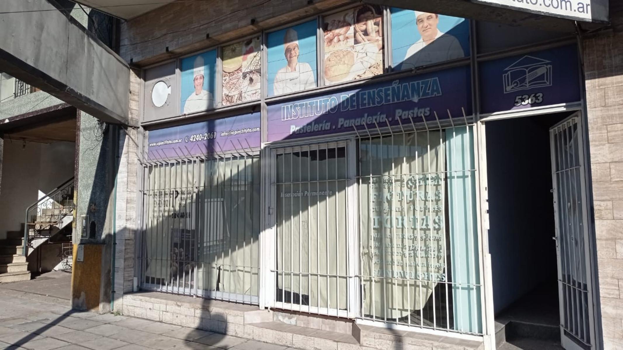 LOCAL COMERCIAL MUY BUENA UBICACION — foto 2