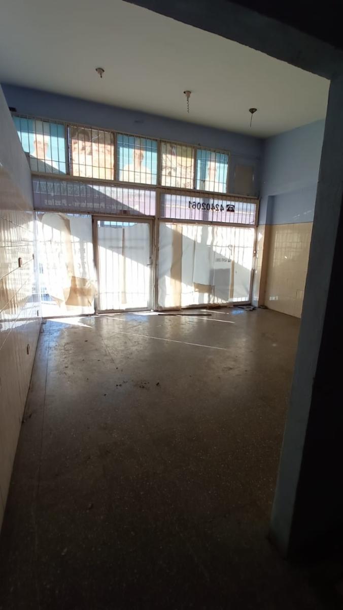 LOCAL COMERCIAL MUY BUENA UBICACION — foto 5
