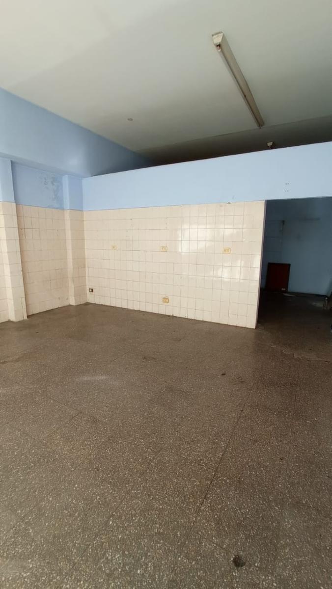 LOCAL COMERCIAL MUY BUENA UBICACION — foto 6