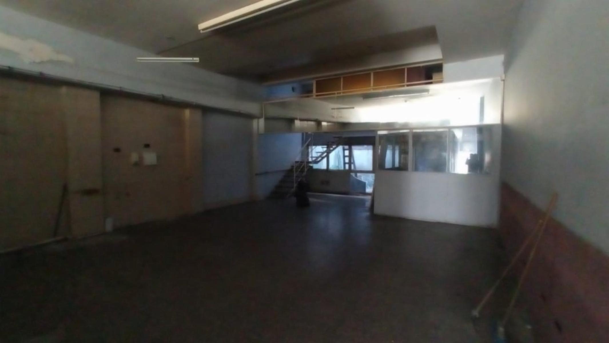 LOCAL COMERCIAL MUY BUENA UBICACION — foto 7