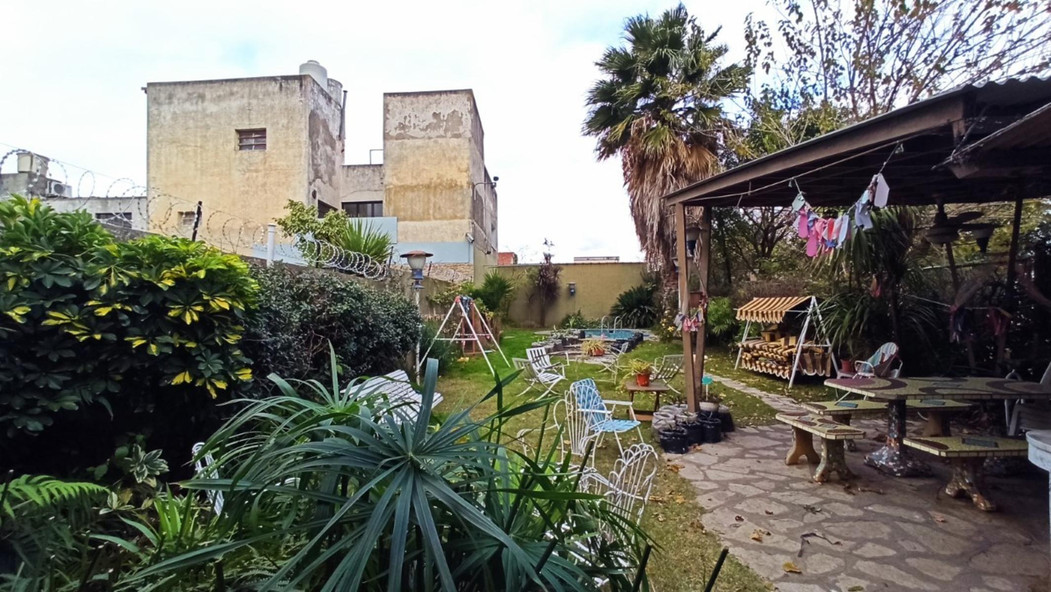NUEVO VALOR CASA S/LOTE DE 8,66x50 IDEAL 2 FLIAS. O PARA DUPLEX/TRIPLEX. FONDO DE USO COMUN CON PISCINA. — foto 10