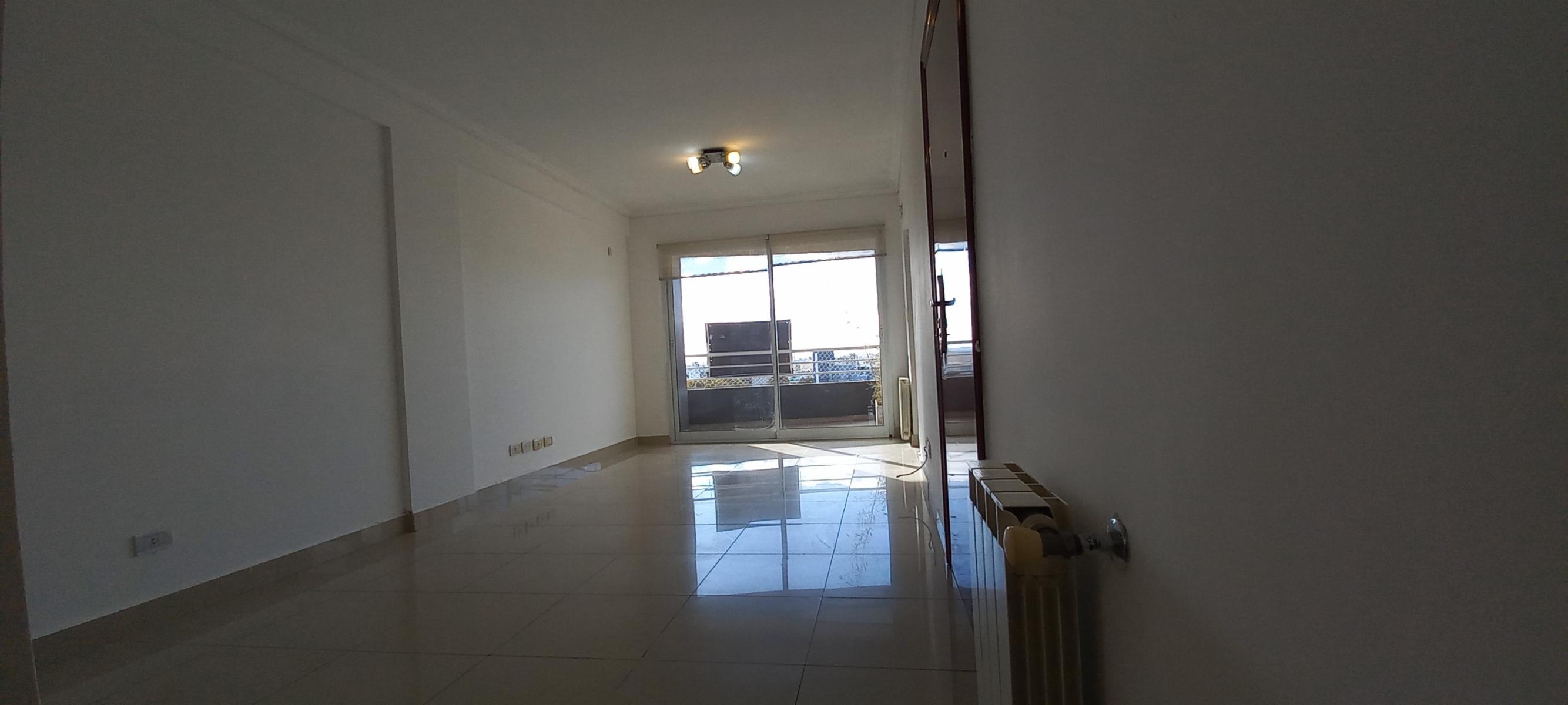 3 AMB. EN VENTA C/COCHERA Y BAULERA DOBLE EN LANUS CTRO. 2 BAÑOS.BALCON AL FTE. APTO CREDITO. — foto 6