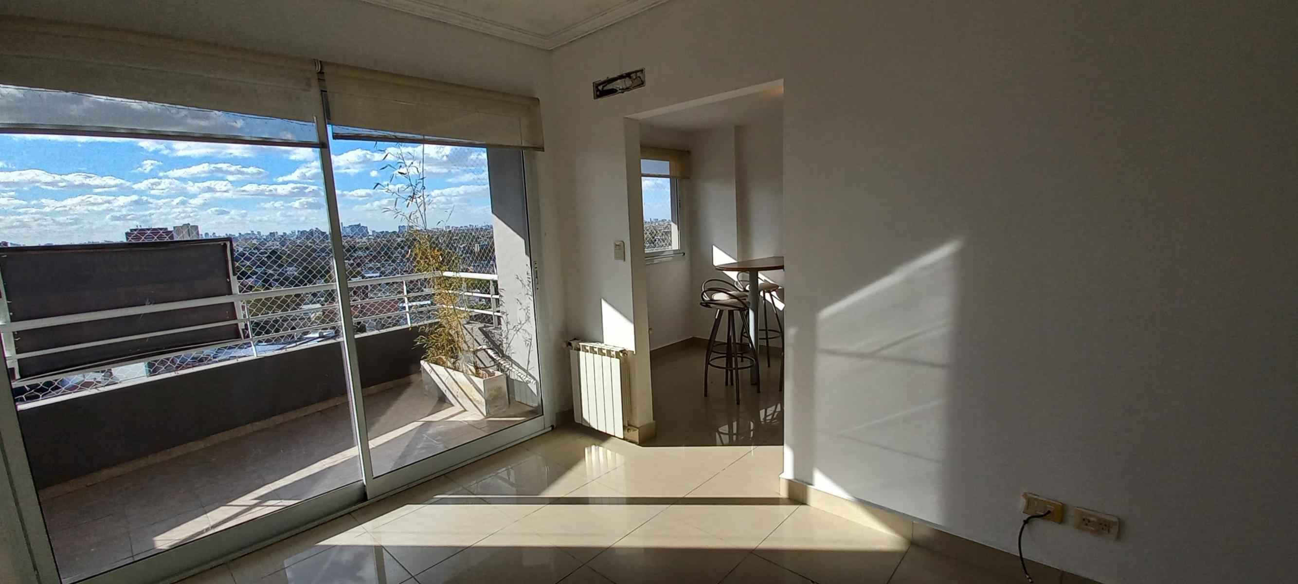 3 AMB. EN VENTA C/COCHERA Y BAULERA DOBLE EN LANUS CTRO. 2 BAÑOS.BALCON AL FTE. APTO CREDITO. — foto 8