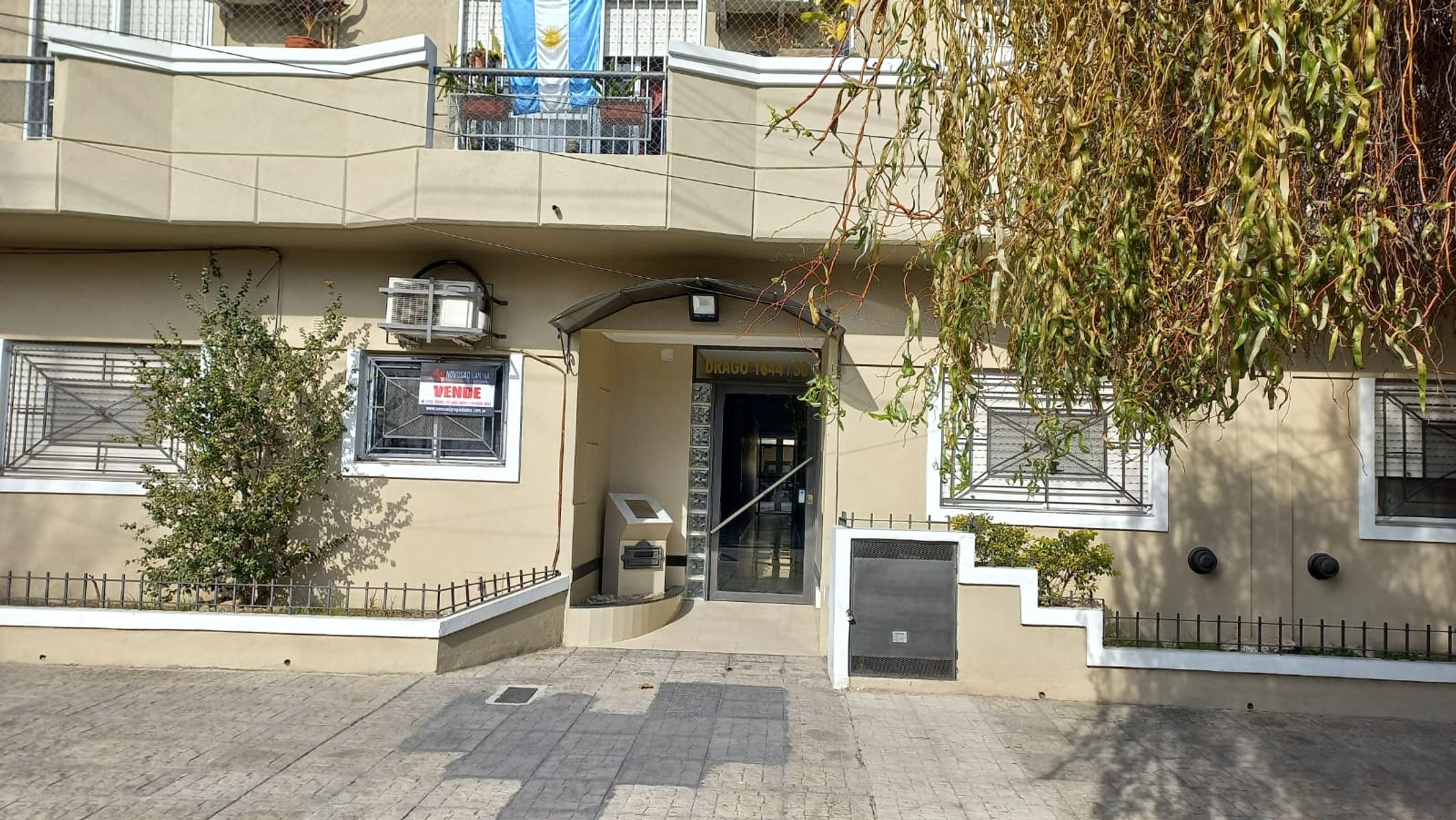 2 AMB. CON COCHERA, AL FRENTE. LANUSITA. EN VENTA, LANUS.