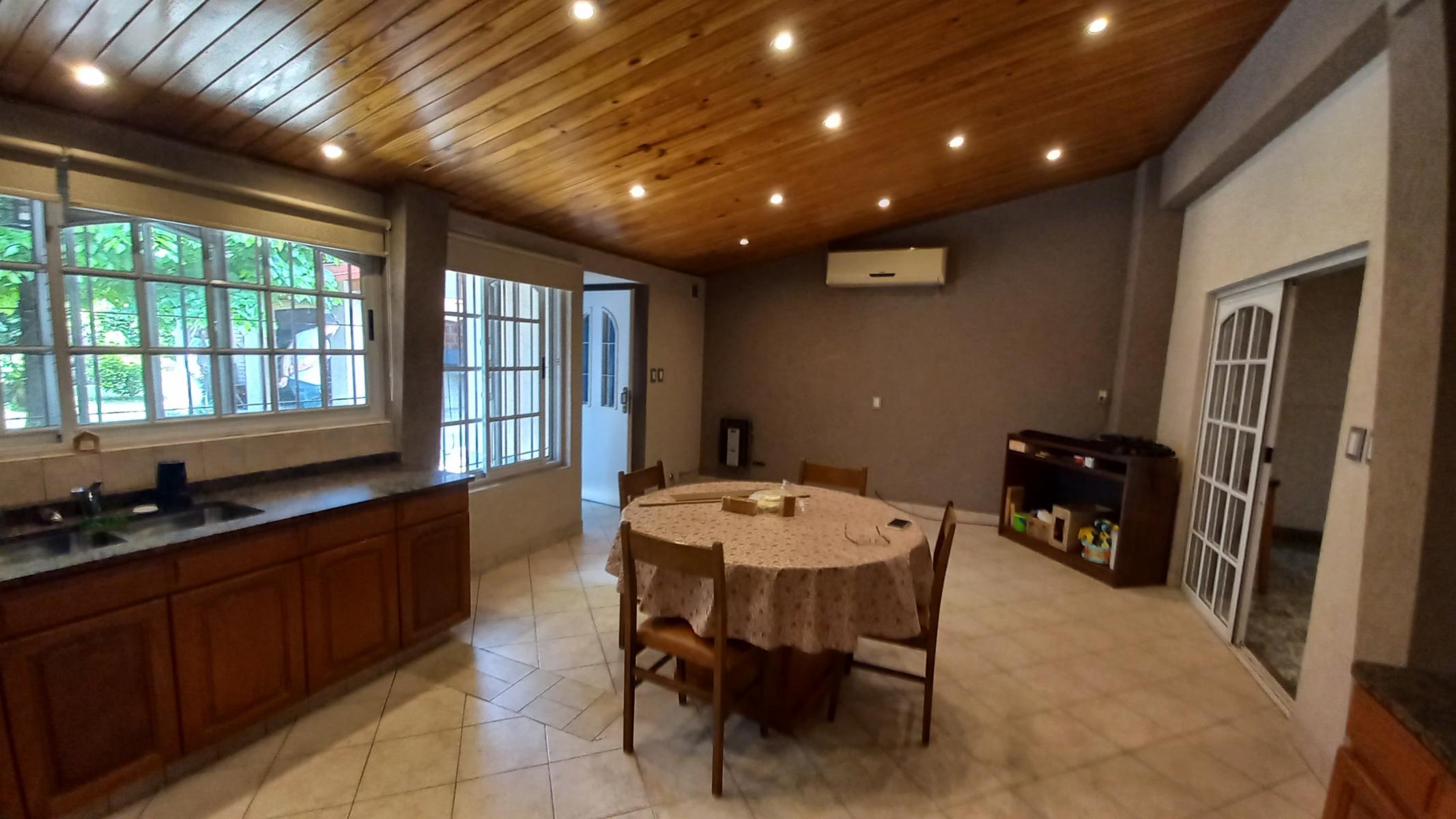 VENTA CASA 4 AMBIENTES CON FONDO LIBRE Y COCHERA, LANUS — foto 4