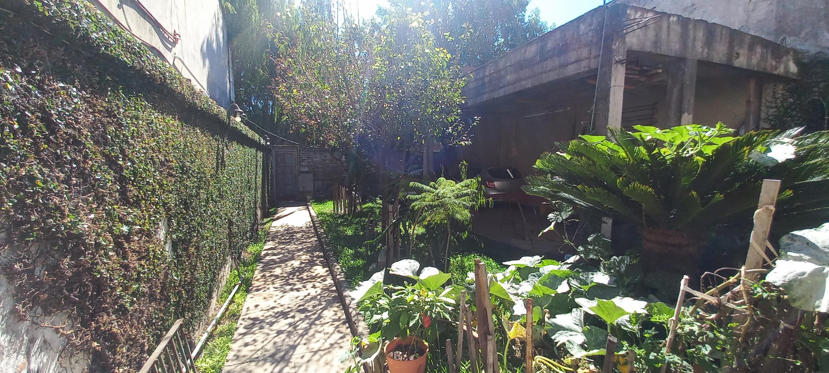 CASA 3 AMB. CON PARQUE, COCH. Y DPTO. 2 AMB. S/LOTE PROPIO EN VENTA EN LANUS E. — foto 4