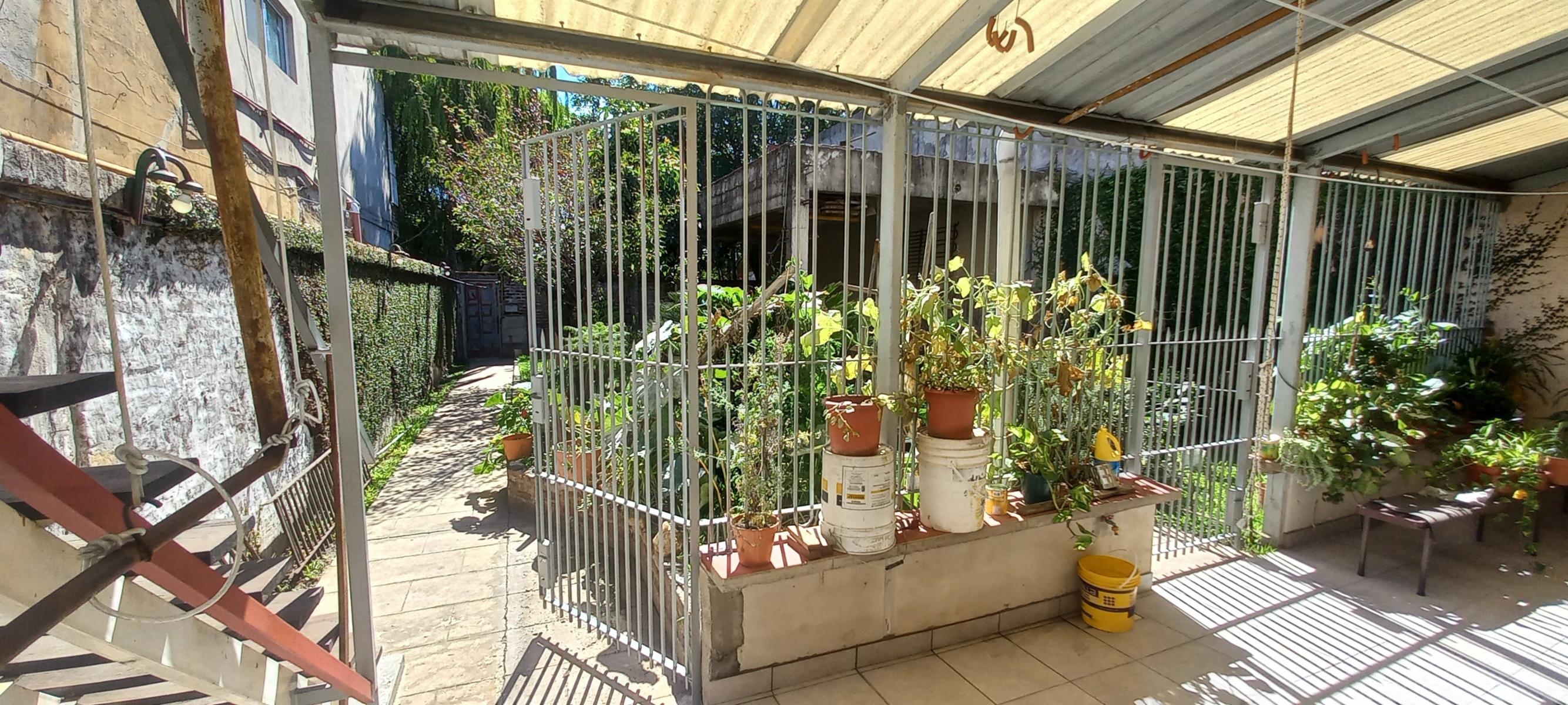 CASA 3 AMB. CON PARQUE, COCH. Y DPTO. 2 AMB. S/LOTE PROPIO EN VENTA EN LANUS E. — foto 5