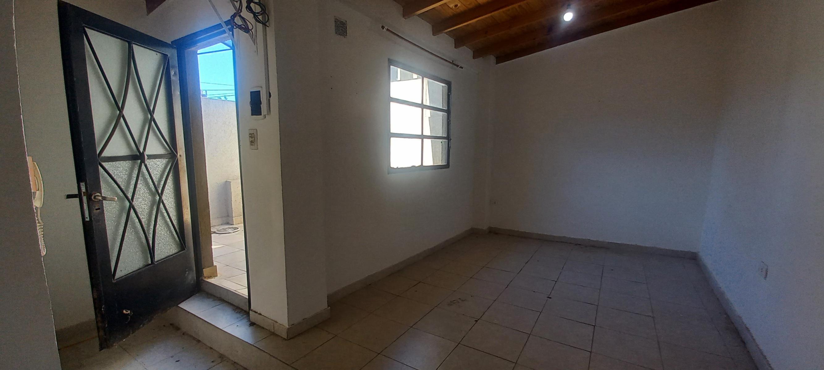 ALQUILER P.H. 2 AMBIENTES CON PATIO, LANUS O. - 6