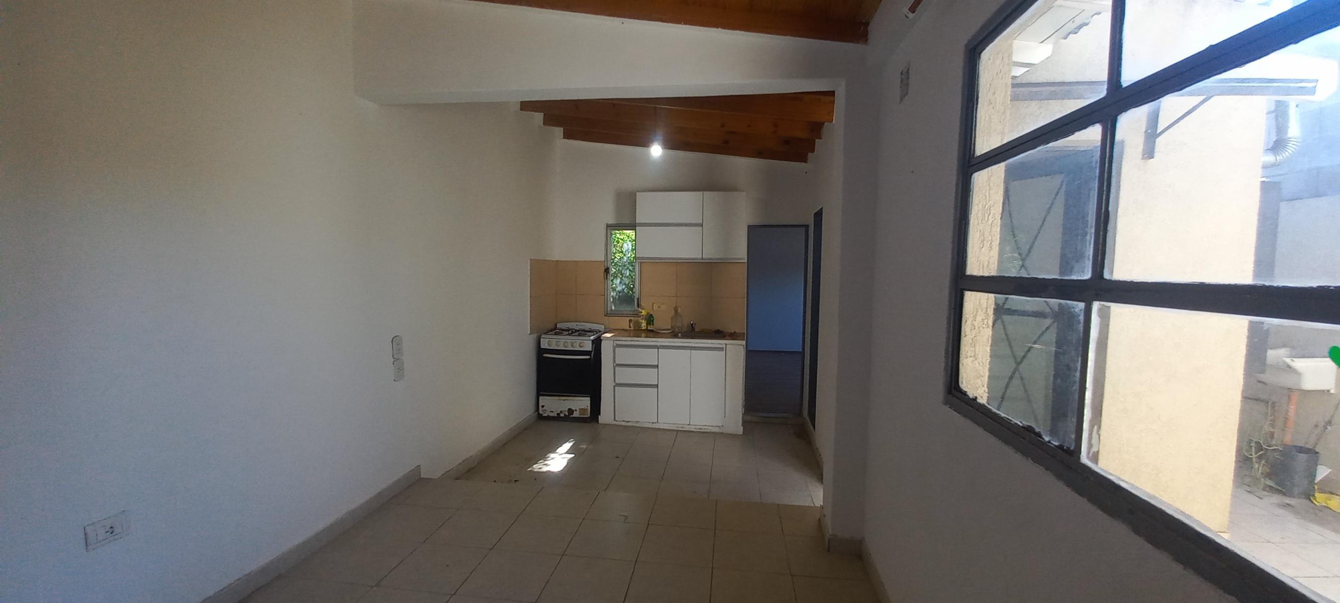 ALQUILER P.H. 2 AMBIENTES CON PATIO, LANUS O. - 7