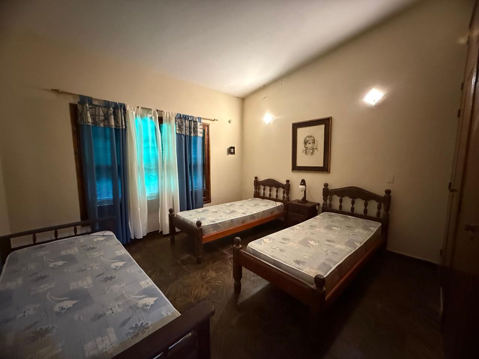 CASA S/LOTE 10x30 de 3 amb. con cochera pasante y parque en LA LUCILA.LA COSTA. EN VENTA — foto 11
