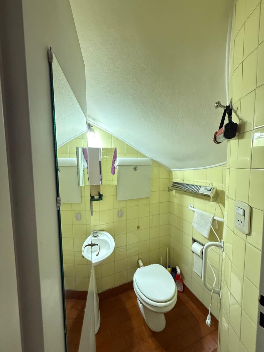 CASA 4 AMB. A LA VENTA EN LANUS CENTRO. IDEAL USO PROFSIONAL — foto 3