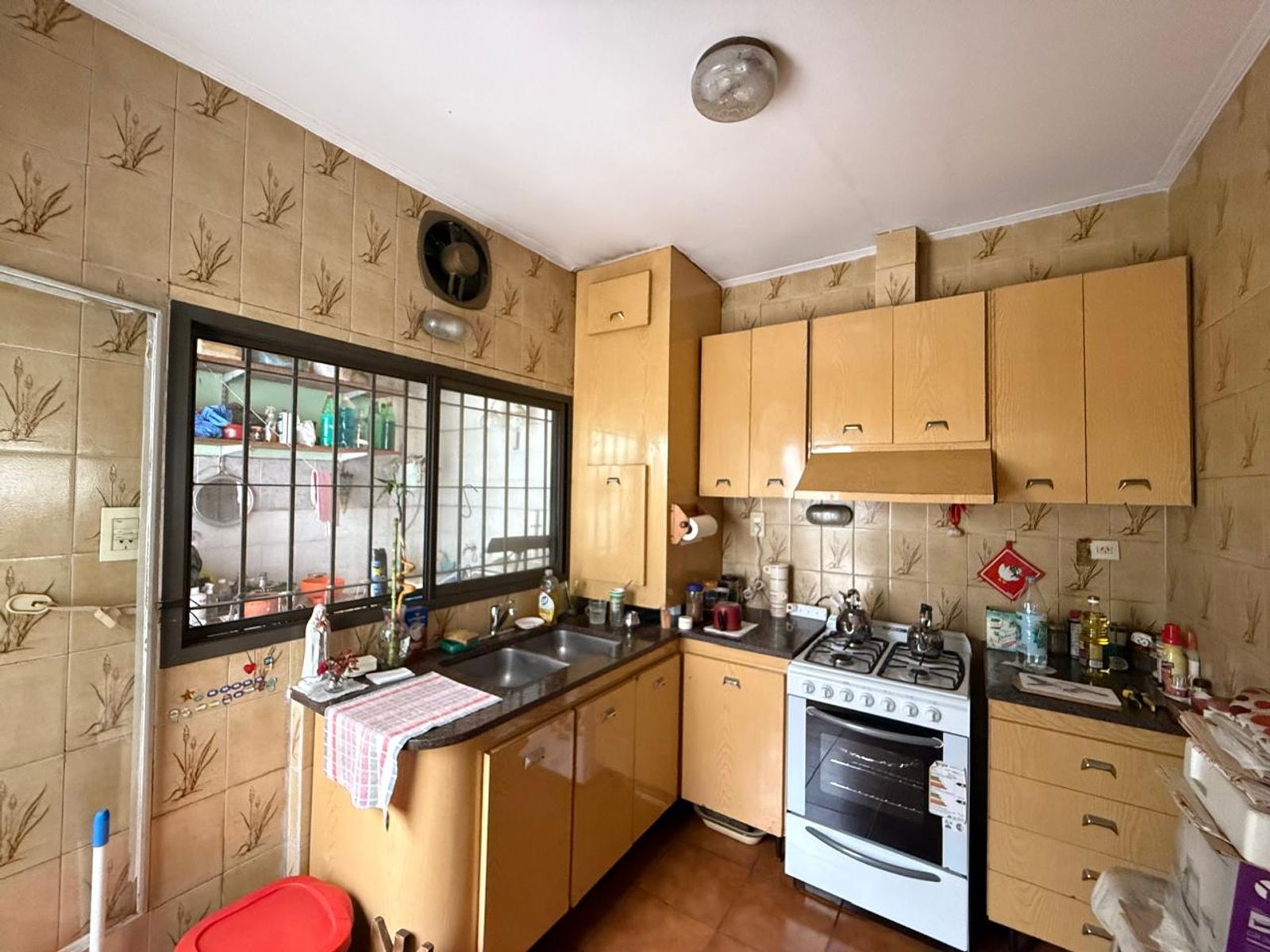 CASA 4 AMB. A LA VENTA EN LANUS CENTRO. IDEAL USO PROFSIONAL — foto 7