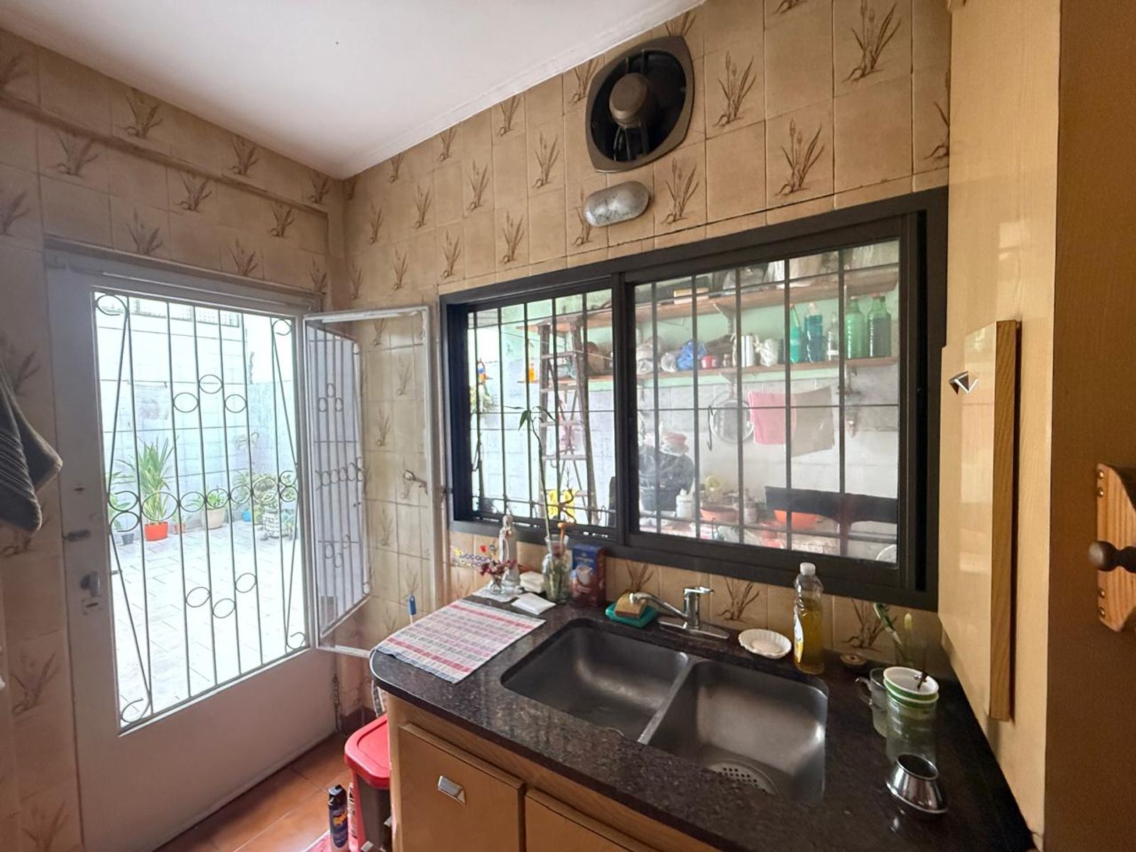 CASA 4 AMB. A LA VENTA EN LANUS CENTRO. IDEAL USO PROFSIONAL — foto 8
